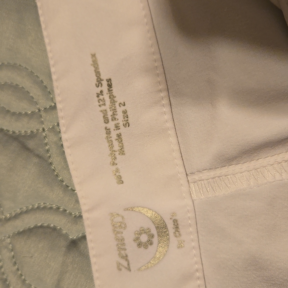 Chicos Zenergy White Cropped Pants - Picture 2 of 5